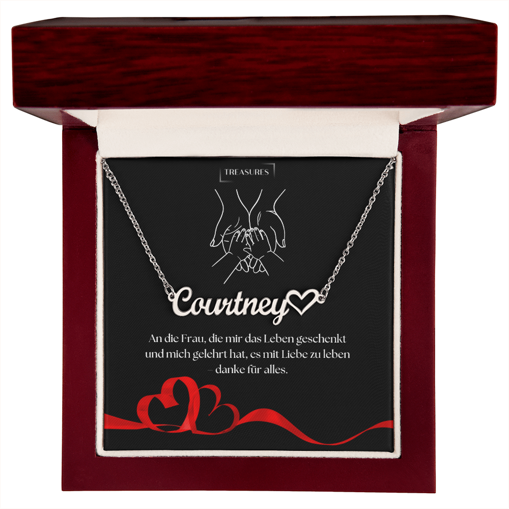"Personalisierter Herz-Namensanhänger mit Gravur, ideales Geschenk für Mütter, symbolisiert Liebe und Dankbarkeit."