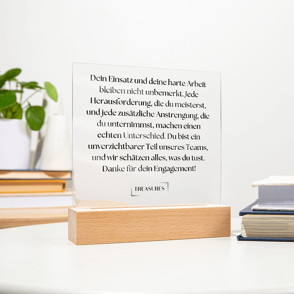 "Einzigartiges Dankeschön-Geschenk: Acrylplakette mit LED-Holzbasis, perfekt zur Mitarbeiteranerkennung."