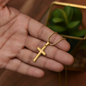 ✨ Artisan-Kreuzkette ✝️ – Stilvoller Glaube, zeitlose Eleganz mit Gravur