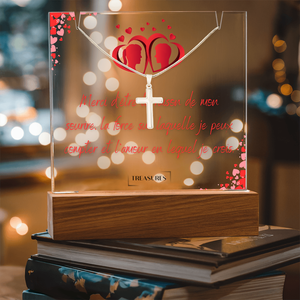 Coffret souvenir en acrylique avec présentoir carré personnalisé et collier croix en acier inoxydable, cadeau unique pour homme, base LED en bois, parfait pour anniversaire, Noël ou fête, treasures.ch