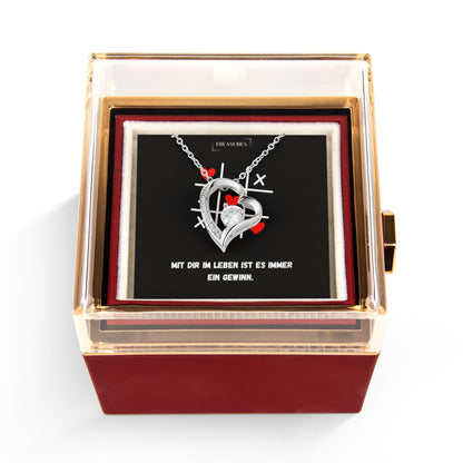 Liebes-Knoten-Halsband mit funkelndem Zirkonia-Anhänger in 14k Weißgold-Finish, präsentiert in einer luxuriösen Geschenkbox mit ewiger roter Rose – das perfekte Geschenk für besondere Anlässe.